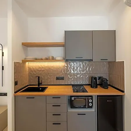 Anemelia Way Of Living Naousa